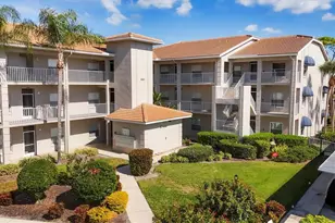 9620 Club S Cir, Sarasota, FL 34238 - Photo 5