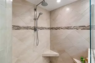 1800 Benjamin Franklin Dr, Sarasota, FL 34236 - Photo 17