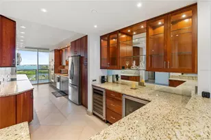 1800 Benjamin Franklin Dr, Sarasota, FL 34236 - Photo 27