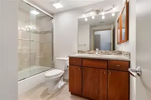 1800 Benjamin Franklin Dr, Sarasota, FL 34236 - Photo 37