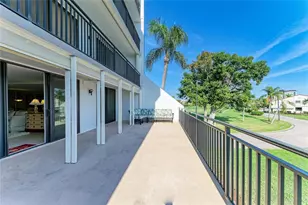 5700 Escondida Blvd S, Saint Petersburg, FL 33715 - Photo 17