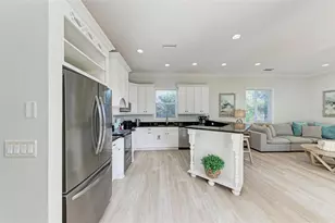 201 57th St, Holmes Beach, FL 34217 - Photo 9