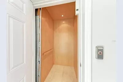 201 57th Street, Holmes Beach, FL 34217 - Photo 5