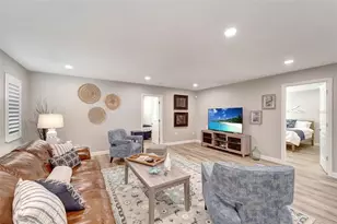 3546 Auburn Ct, Sarasota, FL 34231 - Photo 13