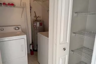 8387 38th St Cir E, Sarasota, FL 34243 - Photo 11