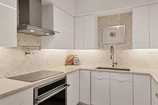 1800 Benjamin Franklin Dr, Sarasota, FL 34236 - Photo 13