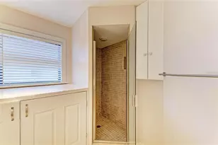 5668 Country Lakes Dr, Sarasota, FL 34243 - Photo 51