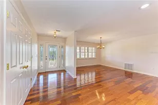 5668 Country Lakes Dr, Sarasota, FL 34243 - Photo 11