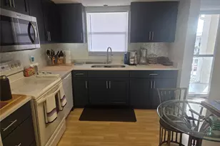 3288 Lake Bayshore Dr, Bradenton, FL 34205 - Photo 5