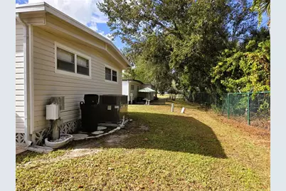 3383 Oakwood Boulevard N, Sarasota, FL 34237 - Photo 3