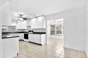 2412 Grove St, Sarasota, FL 34239 - Photo 9