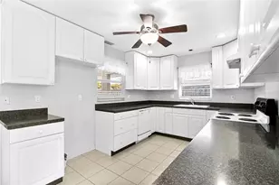 2412 Grove St, Sarasota, FL 34239 - Photo 13