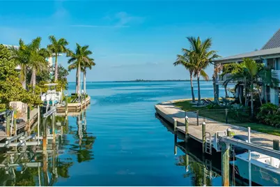 526 56th Street, Holmes Beach, FL 34217 - Photo 5