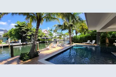 403 20th Place N, Bradenton Beach, FL 34217 - Photo 77