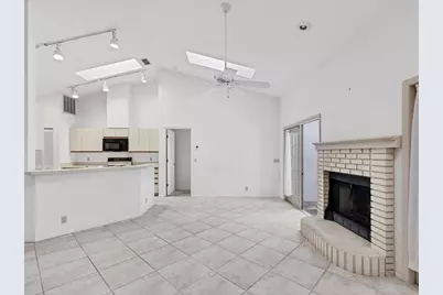 4816 79th Avenue Plaza E, Sarasota, FL 34243 - Photo 5