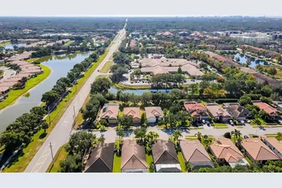 3820 80th Drive E, Sarasota, FL 34243 - Photo 5