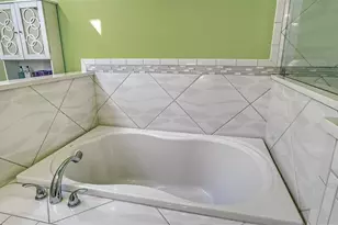 7833 Ontario St Cir, Sarasota, FL 34243 - Photo 25