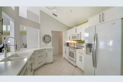 7833 Ontario Street Circle, Sarasota, FL 34243 - Photo 17