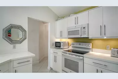 7833 Ontario Street Circle, Sarasota, FL 34243 - Photo 19