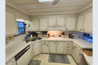 808 53rd Avenue E #301, Bradenton, FL 34203 - Photo 5