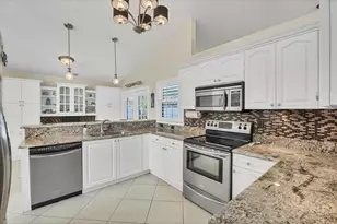 4525 Windsor Ct E, Bradenton, FL 34203 - Photo 11