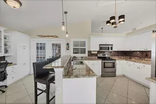 4525 Windsor Ct E, Bradenton, FL 34203 - Photo 9