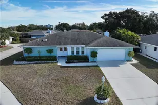 2042 Country Meadows Pl, Sarasota, FL 34235 - Photo 3