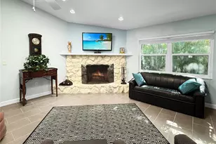 2042 Country Meadows Pl, Sarasota, FL 34235 - Photo 5