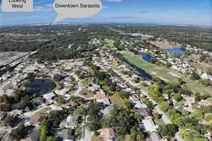 2042 Country Meadows Pl, Sarasota, FL 34235 - Photo 33
