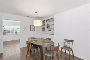 2812 Avenue B, Holmes Beach, FL 34217 - Photo 7