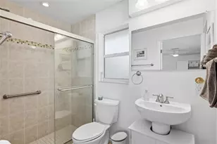 2812 Avenue B, Holmes Beach, FL 34217 - Photo 15