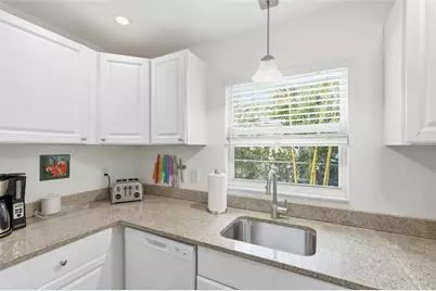 2812 Avenue B, Holmes Beach, FL 34217 - Photo 9