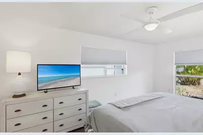 2812 Avenue B, Holmes Beach, FL 34217 - Photo 17