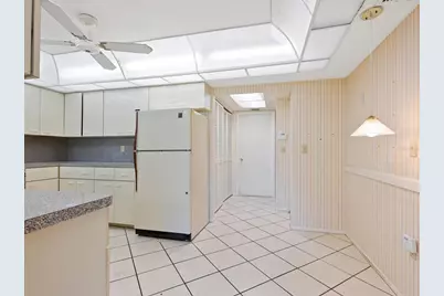 5450 Golf Pointe Drive, Sarasota, FL 34243 - Photo 13