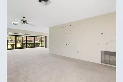 5450 Golf Pointe Drive, Sarasota, FL 34243 - Photo 5