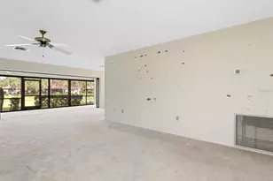 5450 Golf Pointe Dr, Sarasota, FL 34243 - Photo 5