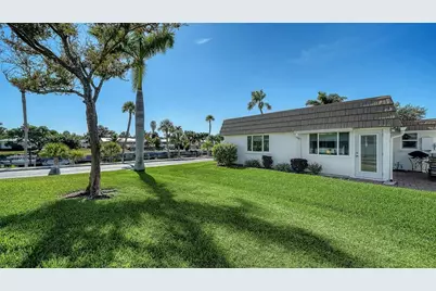 2657 Riverbluff Parkway #V122, Sarasota, FL 34231 - Photo 25