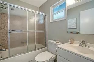 2657 Riverbluff Pkwy, Sarasota, FL 34231 - Photo 21