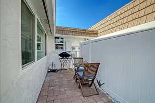 2657 Riverbluff Pkwy, Sarasota, FL 34231 - Photo 23