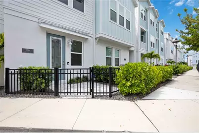 2344 Lindstrom Street, Sarasota, FL 34237 - Photo 7