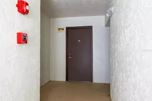 2714 Orchid Oaks Dr, Sarasota, FL 34239 - Photo 3