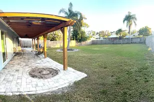 1868 Wharf Rd, Sarasota, FL 34231 - Photo 13