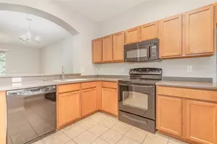 1125 Grantham Dr, Sarasota, FL 34234 - Photo 9