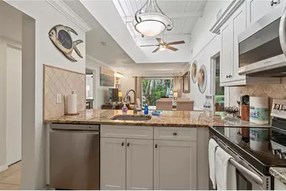 5310 Gulf Of Mexico Drive #16, Longboat Key, FL 34228 - Photo 9