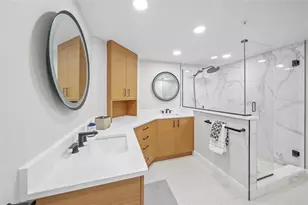 1800 Benjamin Franklin Dr, Sarasota, FL 34236 - Photo 23