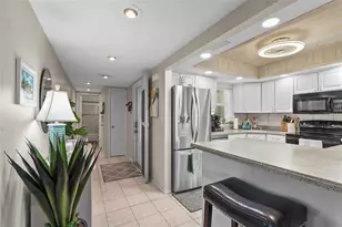 2531 Riverbluff Pkwy, Sarasota, FL 34231 - Photo 9