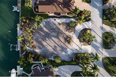 526 N Spoonbill Drive, Sarasota, FL 34236 - Photo 3