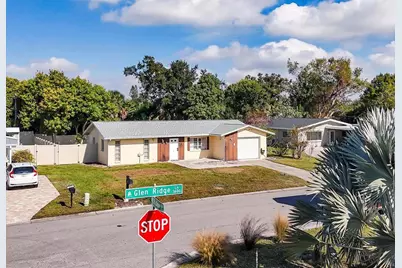 3621 Glen Ridge Lane, Sarasota, FL 34233 - Photo 5