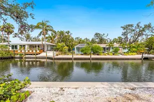 615 Buttonwood Dr, Longboat Key, FL 34228 - Photo 11