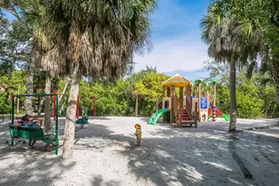 615 Buttonwood Dr, Longboat Key, FL 34228 - Photo 31